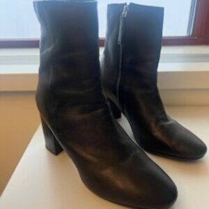 [Topshop] Black leather heeled boots, size 40